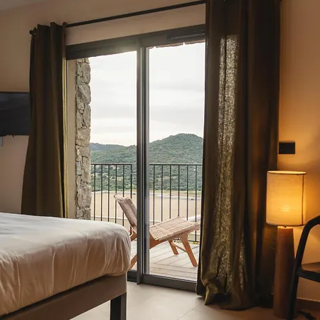 & Oradoro - Proche Ile Rousse