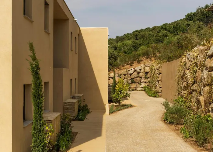 & Oradoro - Proche Ile Rousse Aparthotel 4*