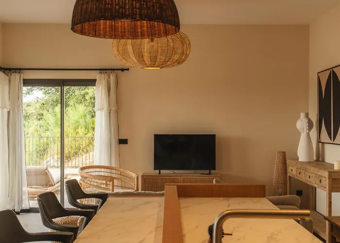 Apartmanhotel & Oradoro - Proche Ile Rousse 4*